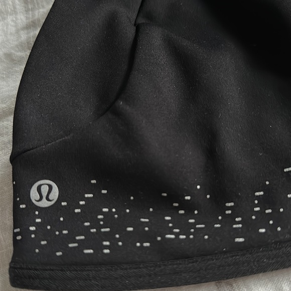 Lululemon Cold Terrain Run Beanie OS Black - Picture 2 of 6